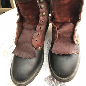 Women’s lace-up cowboy boots.